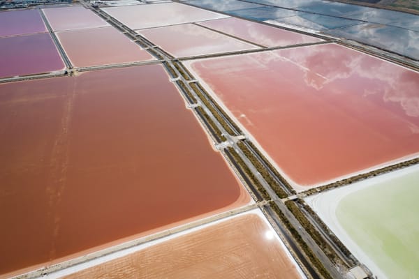 Innovaciones en Células Solares Dye-Sensitized: Revolucionando la Eficiencia Lumínica en la Fabricación Industrial
