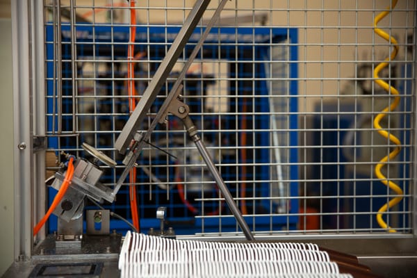 Cómo se fabrican jaulas: proceso y materiales