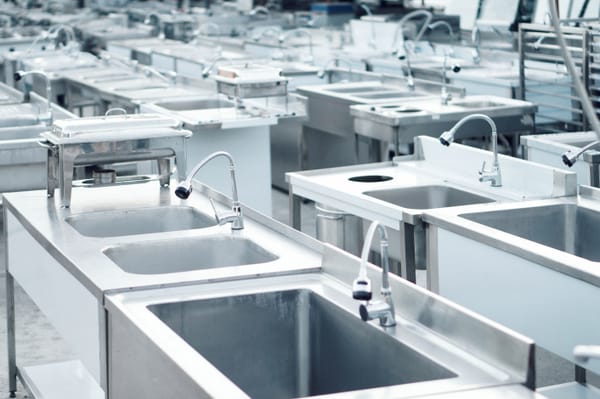 Cómo se fabrican lavabos: el proceso de producción paso a paso