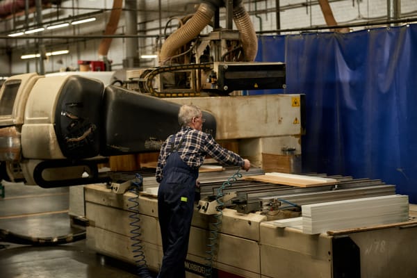 Cómo se fabrican muebles de metal: proceso detallado