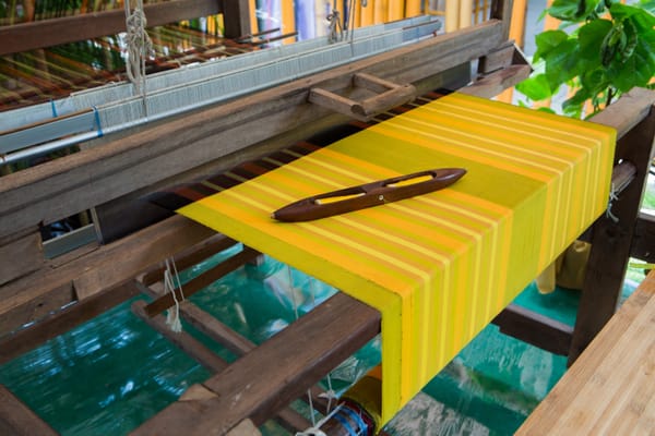 Cómo se fabrican piscinas de fibra de vidrio: Guía completa