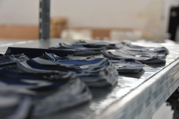 Cómo se fabrican sandalias: proceso paso a paso