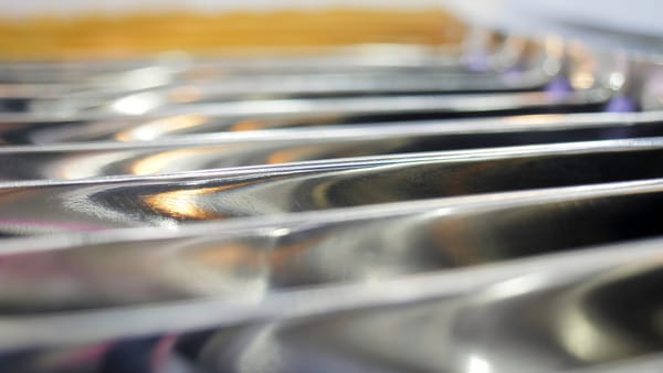 Cromado Industrial: Conseguir Acabados Brillantes y Duraderos en el Proceso de Fabricación