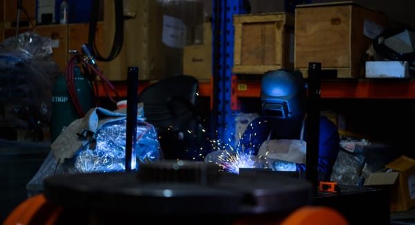 EBW Avanzado: Explorando Innovaciones en Soldadura para Metales de Alta Pureza