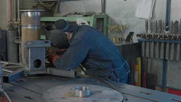 Estaño-Plomo en Fabricación: Descubriendo sus Usos en Soldadura y Recubrimientos Industriales
