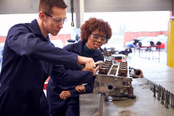 Fabricación de juntas para motor: aprende cómo se hacen