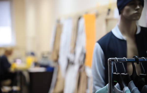 Cómo se fabrican los uniformes escolares