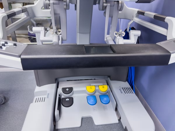 Descubre PolyJet: La Revolución de la Impresión 3D con Fotopolímeros y Curado UV