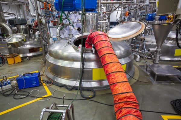 Radiación en Vulcanización: Avances en Tecnología de Manufactura Industrial